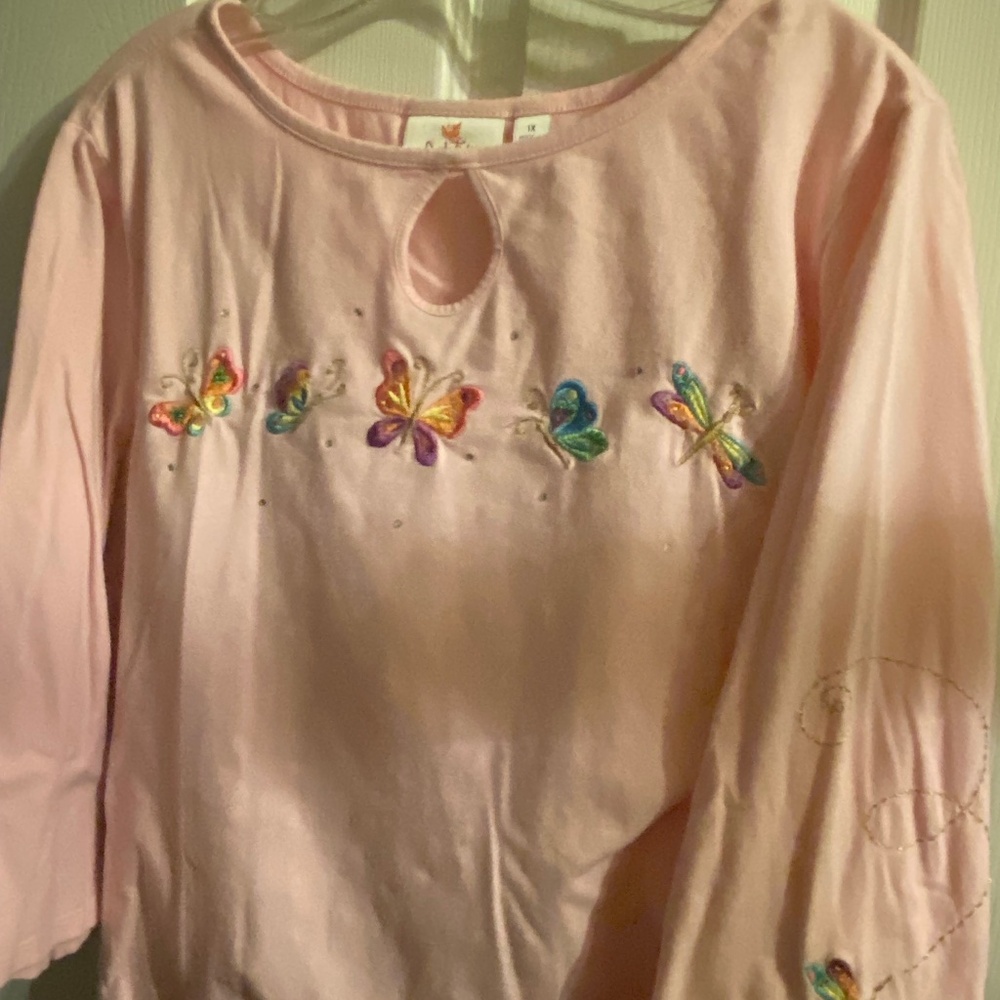 Quacker Factory button hole t shirt